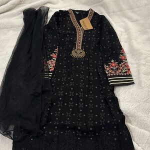 Pakistani/Indian Elegant Black 2 Piece Kameez and Dupatta